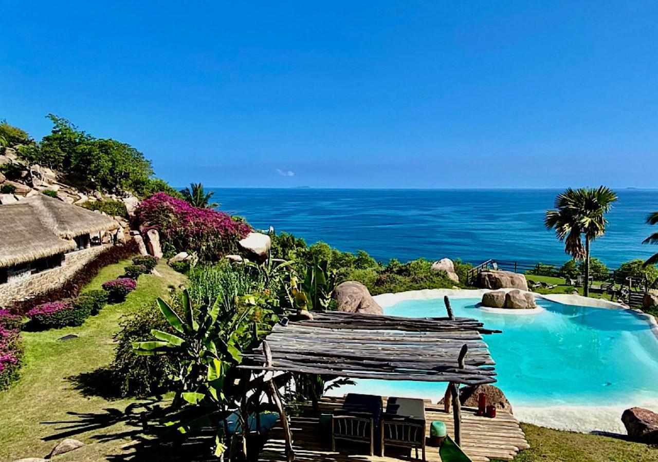 Chateau De Feuilles & - Praslin Island